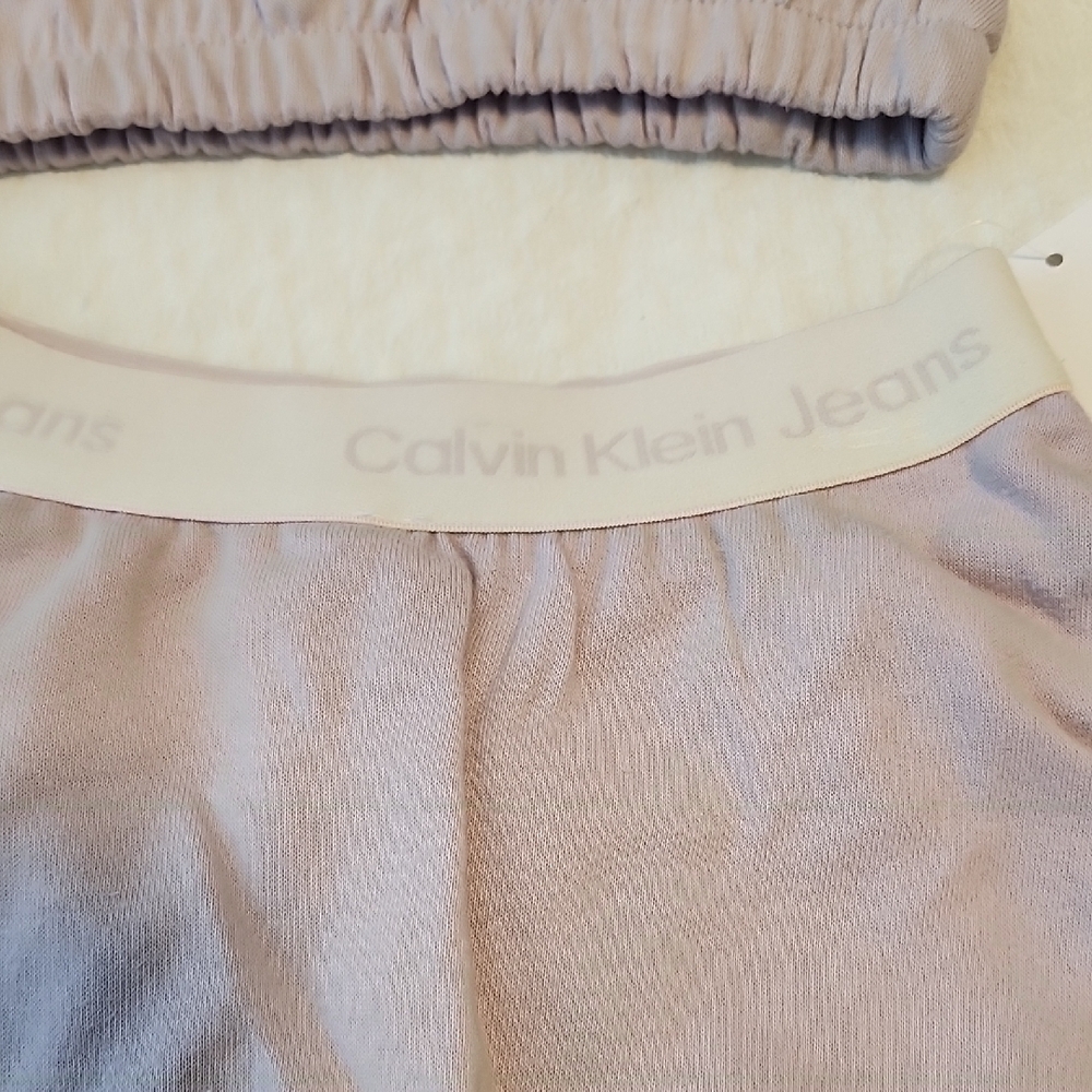 Calvin Klein Jeans Lilac Baby Set - Picture 6 of 8